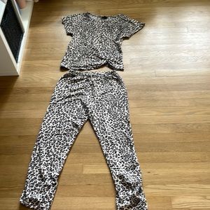 TAHARI cheetah print pajama set, lightly worn